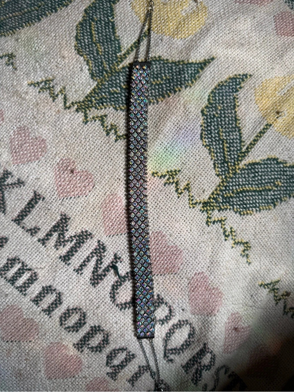 Iridescent Rhinestone Mesh choker - Picture 5 of 5